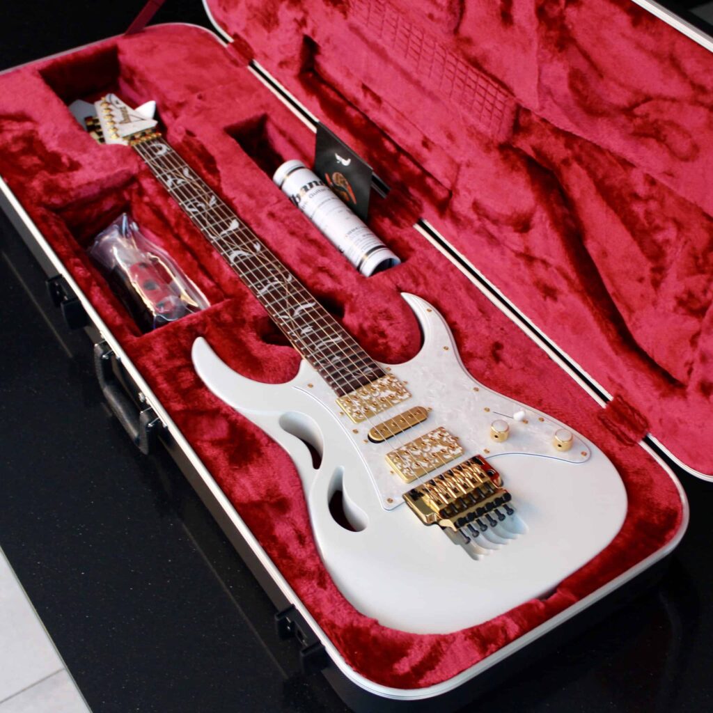 Ibanez PIA3761 Signature Steve Vai Stallion White